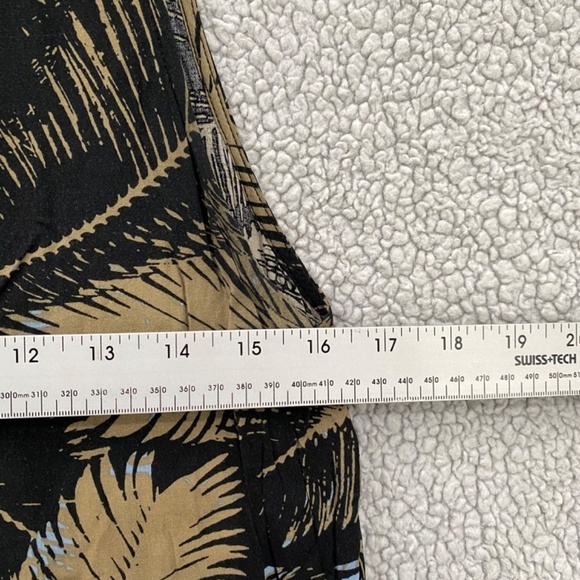 RVCA Tank Top Womens Sleeveless Top Rear Button Tan Black - Picture 2 of 10